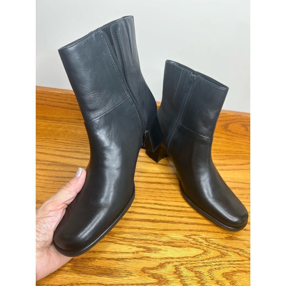 Easy Spirit Black Leather Ankle Boots